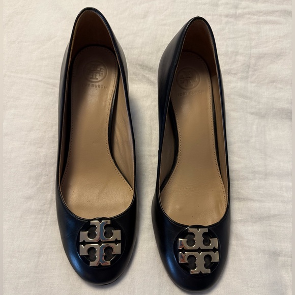 Tory Burch Black Cap-toe Pump - Picture 1 of 5